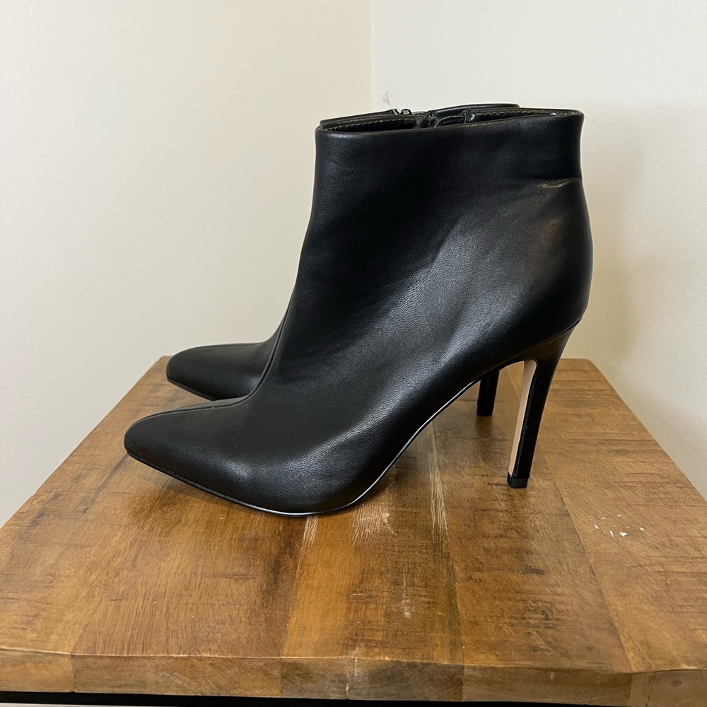 BCBGeneration Black ankle heel boots